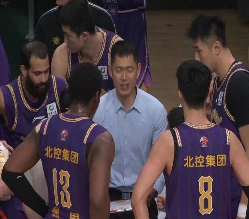 岁新星王钰,栋半场闪耀,武汉三镇半,爱游戏app,爱游戏官网,爱游戏体育官网,爱游戏体育app